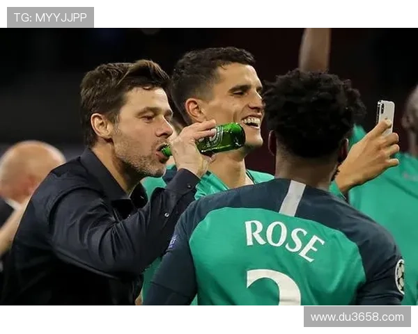 跟队评曼联签卡塞米罗高价及格